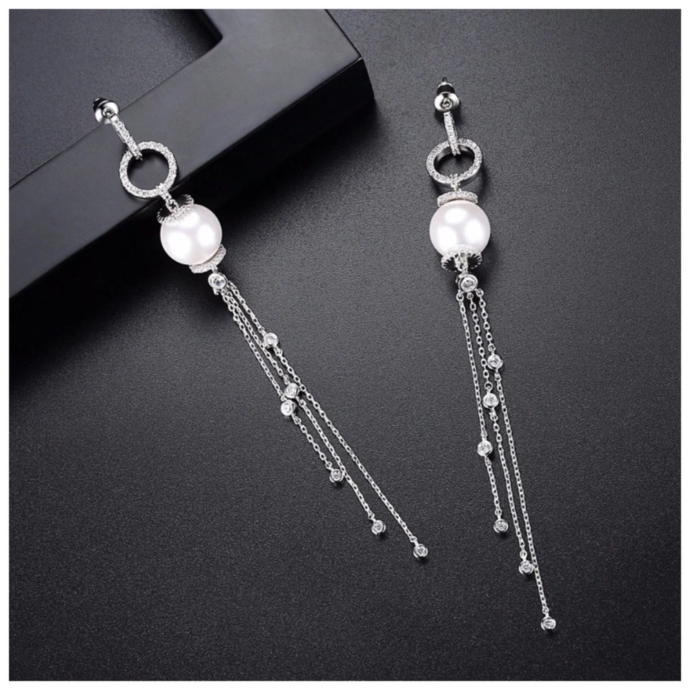 Swarovski Crystals & Pearl The Eleeta Long Earrings - Picture 3 of 4